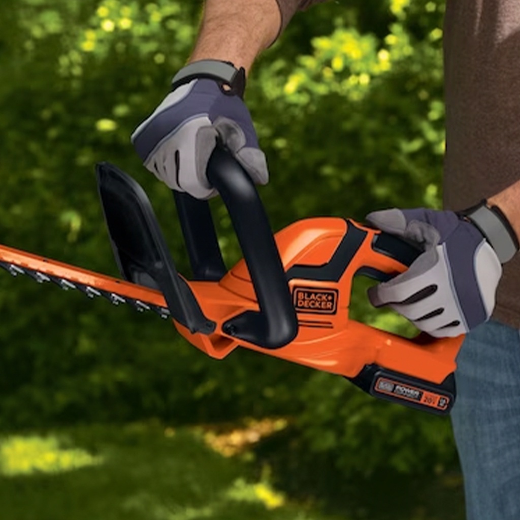 Cortasetos Inalámbrico Black+Decker 20V MAX LHT2220-B2C